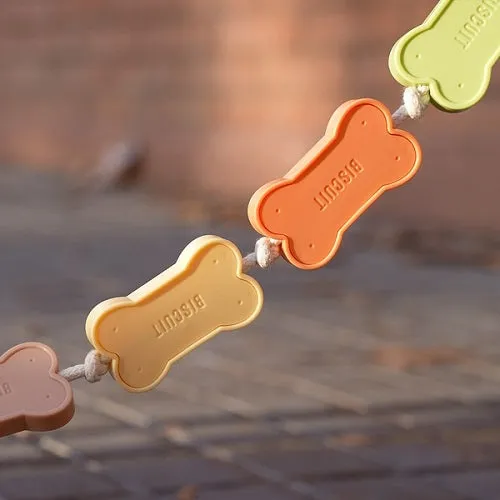 Correa perro Biscuit, con forma de galletas, de Balvi.