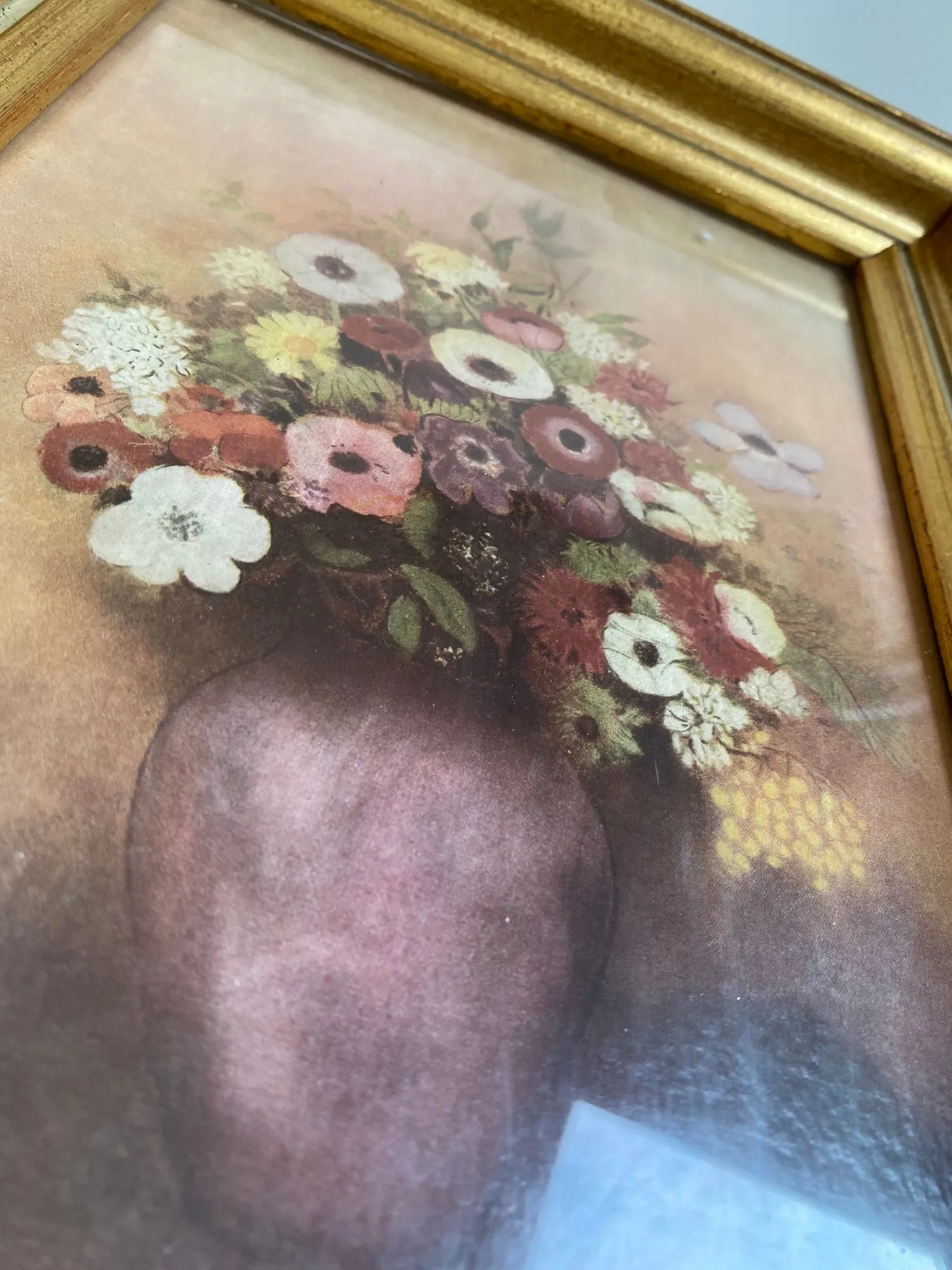 Impression encadrée bouquet de fleurs sur fond rose rectangulaire
