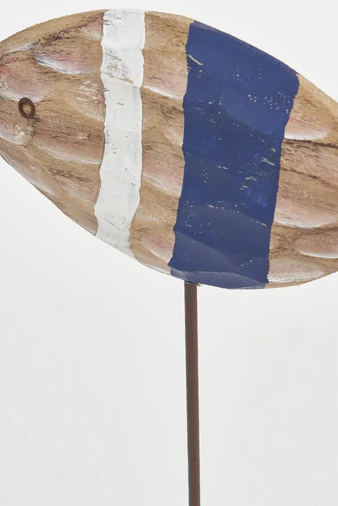Pez de madera con escamas talladas pequeño